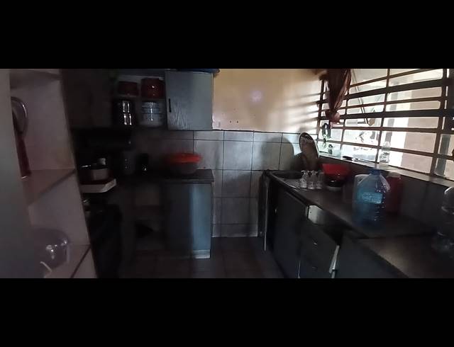 2 BEDROOM FLAT FOR SALE IN VEREENIGING CENTRAL